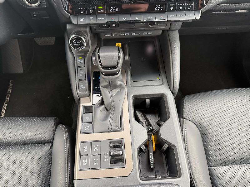 Toyota Land Cruiser 2.8 D-4D 6AT Executive MHEV AW - fotka 23 z 30
