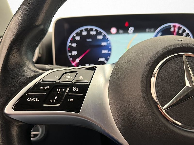Mercedes-Benz Třídy C 300e Kamera Tažné - fotka 15 z 35