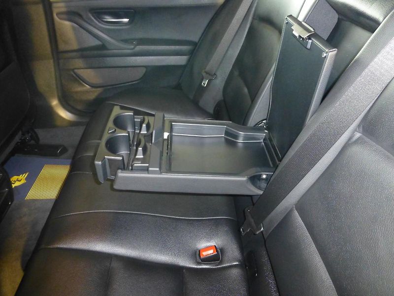 BMW Řada 5 (2016) 520D-KAMERA*ALU**XENONY - fotka 17 z 29