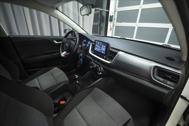 Kia Stonic 1,2 CVVT 1. MAJITEL ČR DPH - fotka 9 z 32