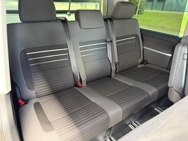 Volkswagen Multivan 2,0 TDi DPH  /103 kW/edice Cup - fotka 20 z 32