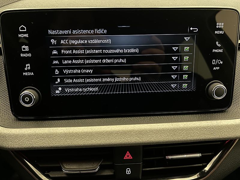 Škoda Scala 1.0 TSi Top selection - fotka 13 z 25