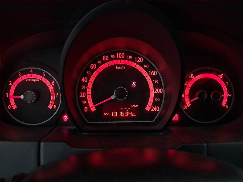 Kia Ceed (2010) 1.6 CVVT, Serv.kniha, po STK - fotka 11 z 16