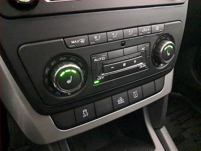 Škoda Yeti (2010) 1.8 TSI, 4X4, Xenony - fotka 16 z 18