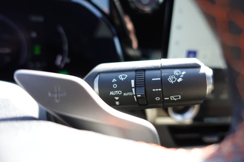 Lexus NX 450h plus NX450h+ Executive Top 4x4 - fotka 30 z 34