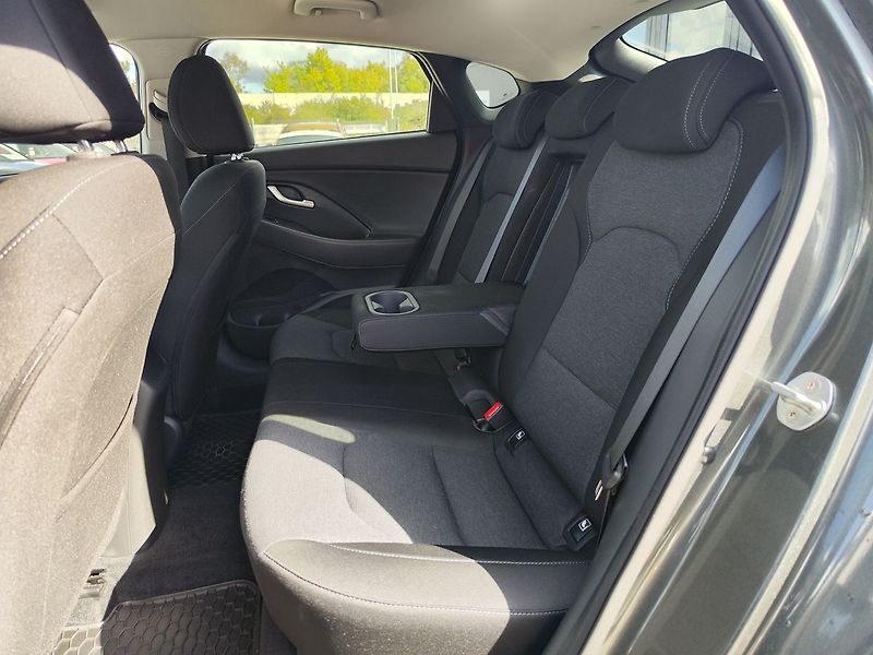 Hyundai i30 1.5 T-GDI/117kW Smart DCT - fotka 10 z 33