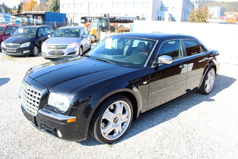 Chrysler 300C (2007) 3,0CRD KŮŽE XENON TEMPOMAT ALU - fotka 3 z 17