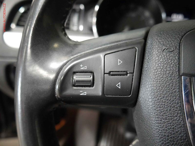 Škoda Superb (2013) 2.0 TDI, ČR, STK6/28 - fotka 19 z 26