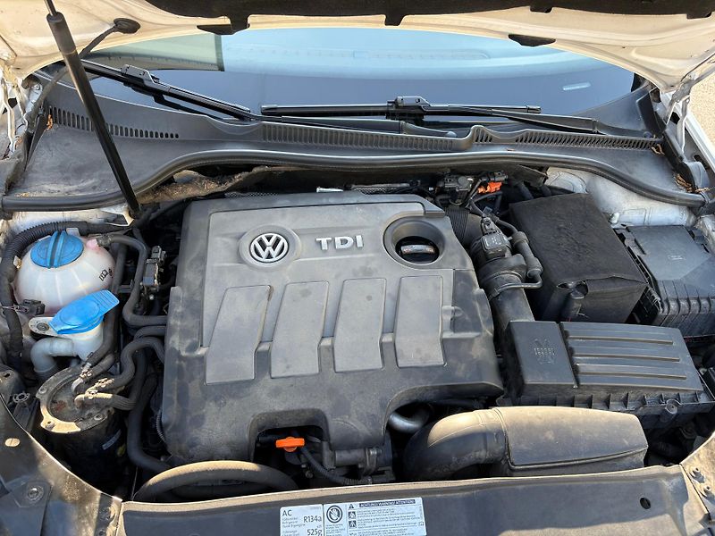 Volkswagen Golf (2011) - fotka 20 z 36