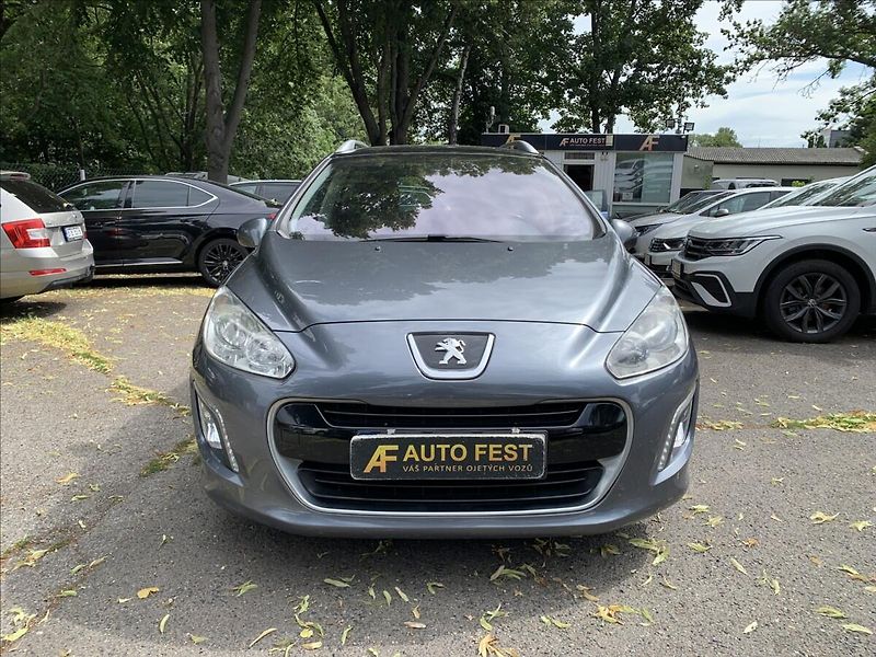 Peugeot 308 1,6 HDI  SW 7.MÍST - fotka 2 z 18