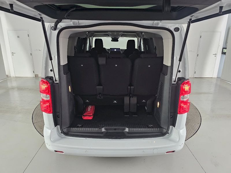 Toyota ProAce Verso (2025) 2.0D 106kW FAMILY WEBASTO 8S - fotka 29 z 29