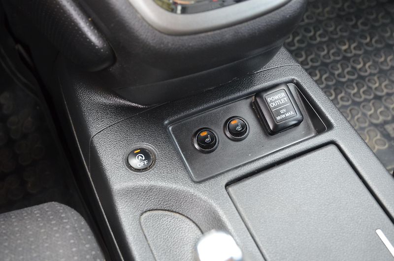 Honda CR-V (2013) 2.2 i-DTEC 110kW 4x4 / ČR - fotka 25 z 27