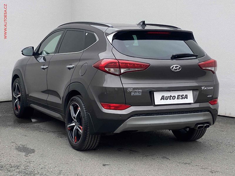 Hyundai Tucson (2017) 2.0 CRDi 4x4, ČR, AT, navi - fotka 6 z 19