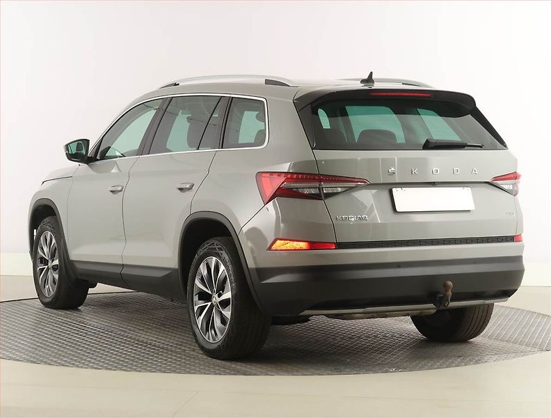 Škoda Kodiaq (2022) Style 2.0 TSI, digi klima - fotka 4 z 29