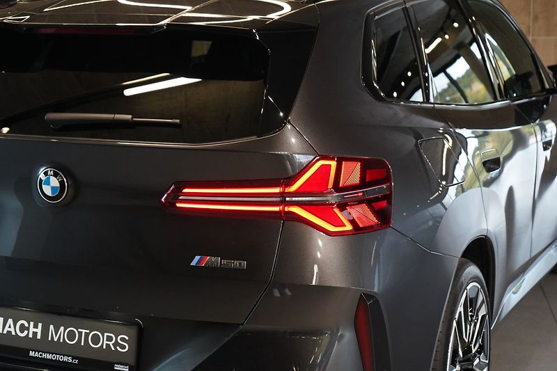 BMW X3 M50 xDrive, Nezávislé, Tažné - fotka 9 z 50