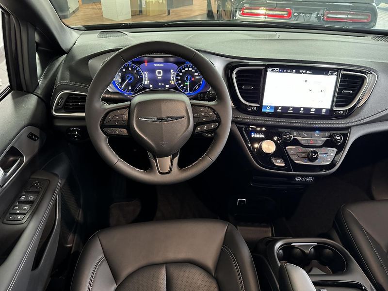 Chrysler Pacifica AWD Touring-L S-Appearance - fotka 25 z 55