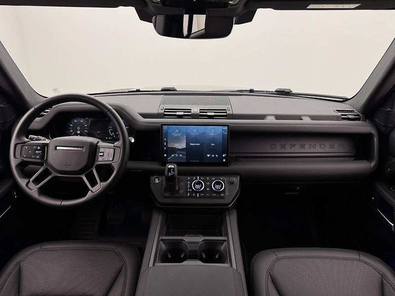 Land Rover Defender 110 D300 X-DYNAMIC SE - fotka 2 z 47