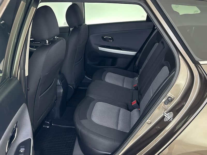 Kia Ceed Exclusive DCT - fotka 8 z 27
