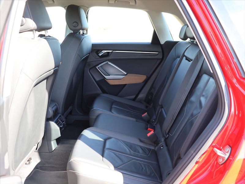 Audi Q3 2,0 TDI Advanced Virtual CZ DP - fotka 13 z 34