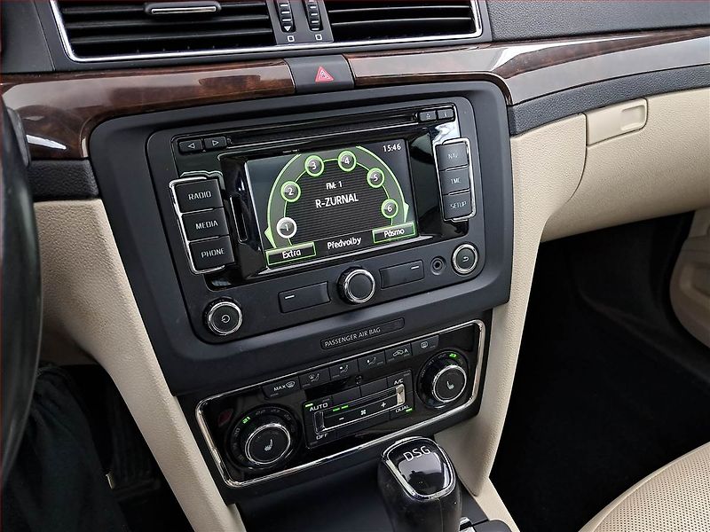 Škoda Superb (2014) 2.0 TDI, Automat, Kůže - fotka 12 z 23