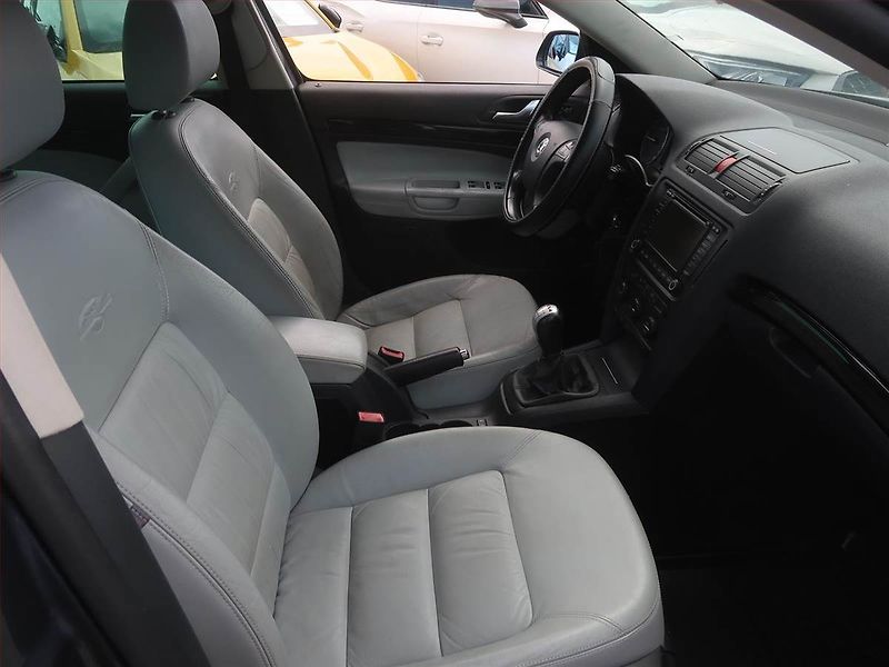 Škoda Octavia (2007) Laurin&Klement 2.0 TDI, 4X4 - fotka 9 z 14