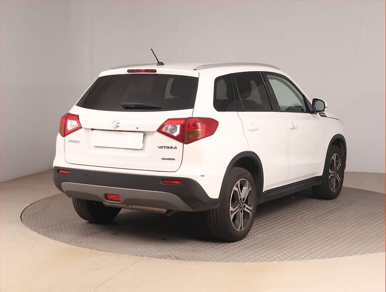Suzuki Vitara (2017) 1.6 VVT, 4X4, Kůže, Navi - fotka 5 z 15
