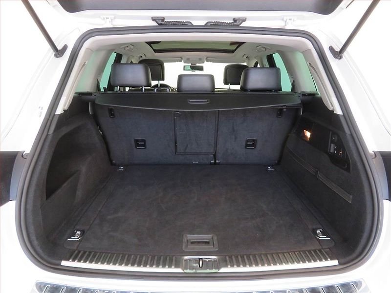 Volkswagen Touareg (2012) 3.0 TDI, 4X4, Automat - fotka 14 z 16