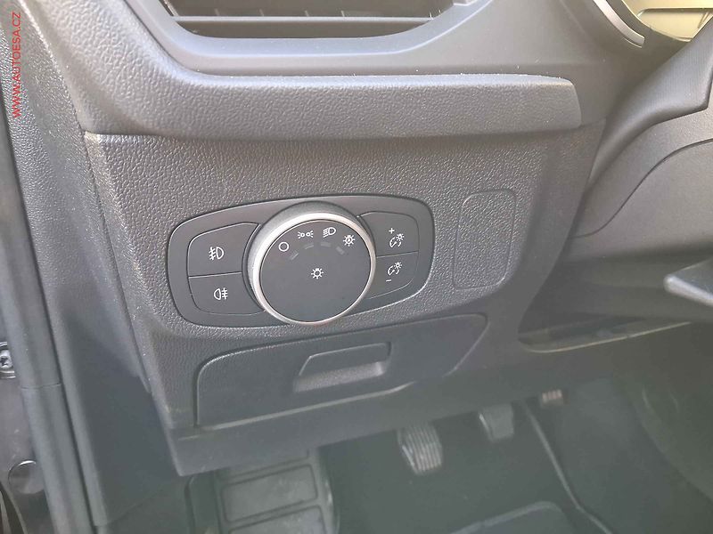 Ford Focus (2019) 1.5 TDCi, Titanium, LED - fotka 14 z 18