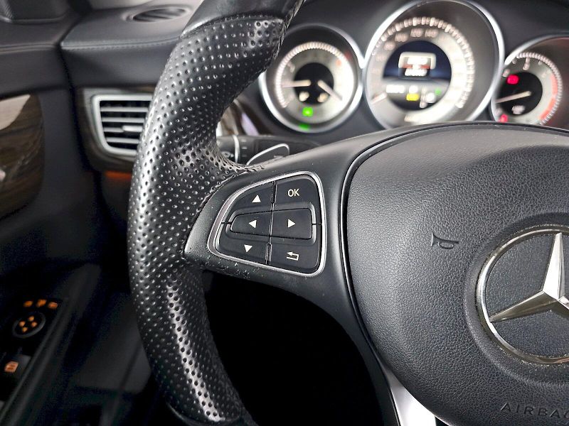 Mercedes-Benz CLS (2016) 350 D 190kW 4MATIC - fotka 9 z 30