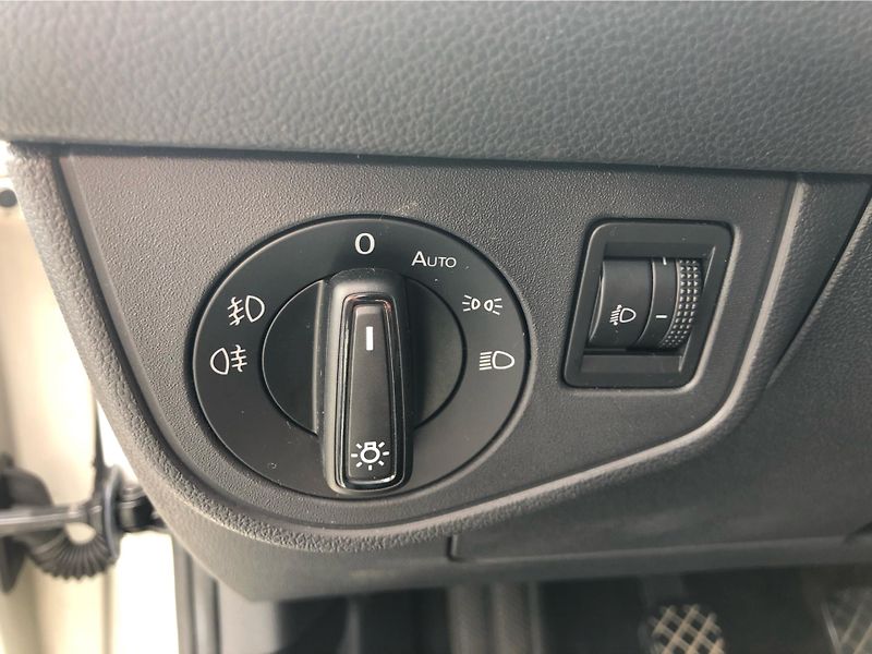 Volkswagen Polo People 1,0 TSI 5G - fotka 16 z 28
