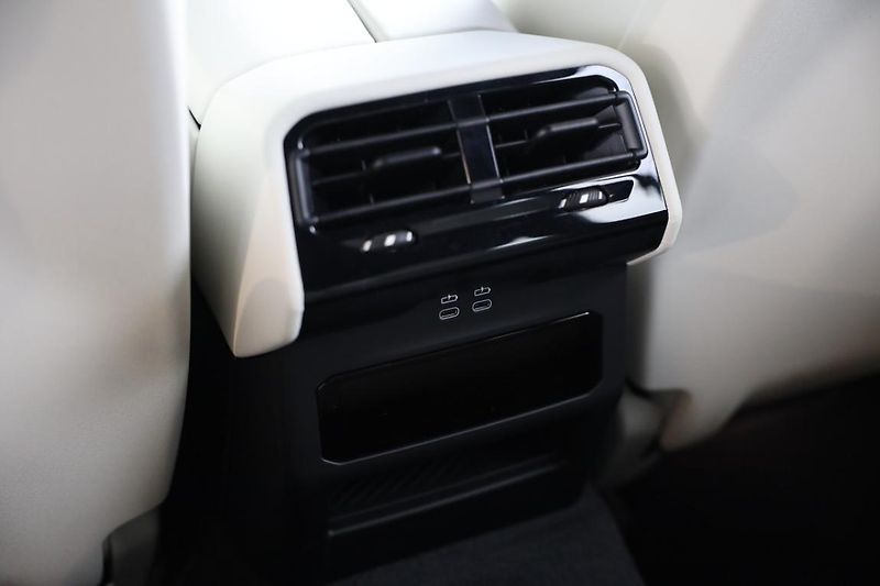 BMW Řada 5 540d xDrive Touring - fotka 16 z 18