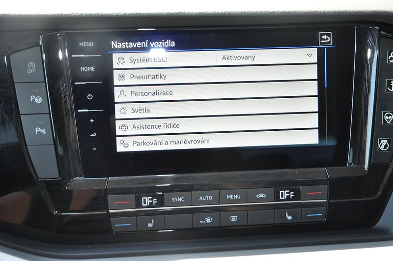 Volkswagen Touareg 3.0TDi V6 170kW 4x4 Automat - fotka 16 z 27
