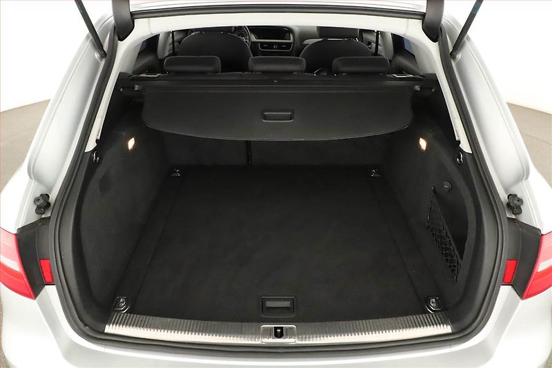 Audi A4 (2013) 2.0 TDI, Serv.kniha, Bi-Xenony - fotka 17 z 18