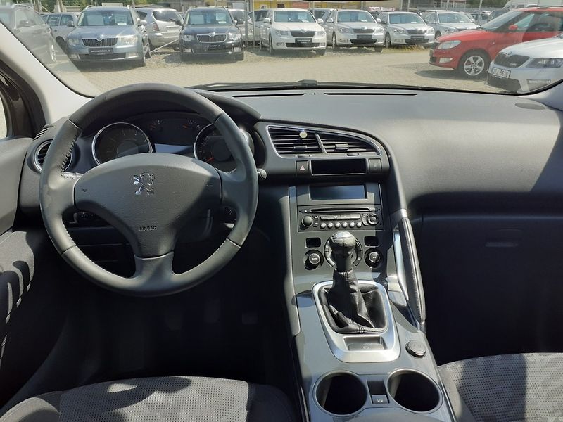 Peugeot 3008 (2010) 1.6 i 88 kW - fotka 7 z 26