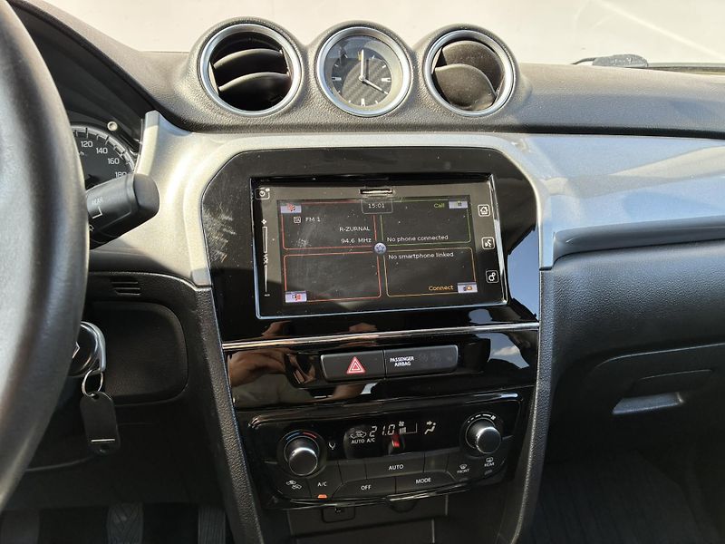 Suzuki Vitara 1.6 VVTi 88kW AllGrip Premium - fotka 16 z 22