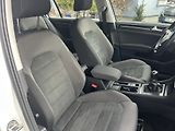Volkswagen Golf Variant 2,0TDi Highline NAVI LEDMATRIX - náhled 35