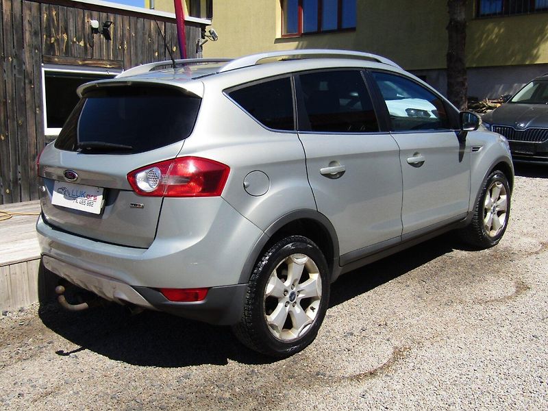 Ford Kuga (2009) 2.0 TDCi 100kW - fotka 11 z 36