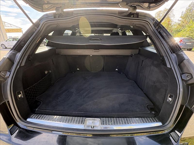 Mercedes-Benz Třídy C 3,0 43AMG 270kW 4M,Bohatá výba - fotka 41 z 50
