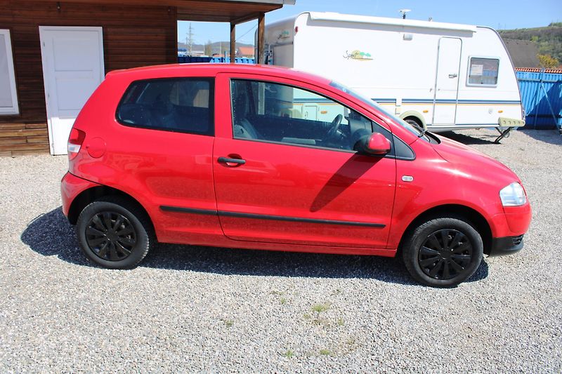 Volkswagen Fox (2006) 1,2i EL.OKNA SERVO ESP CENTRÁL - fotka 8 z 15