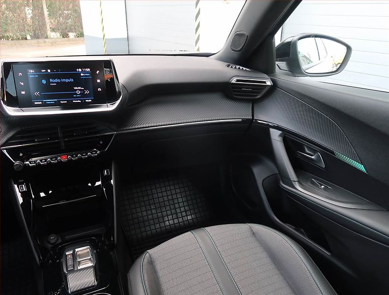 Peugeot 2008 (2023) 1.2 PureTech - fotka 8 z 25