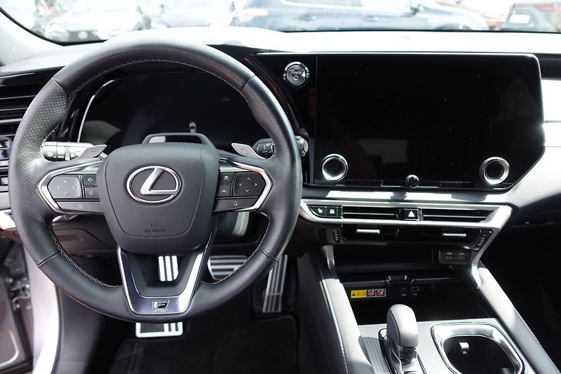 Lexus RX 500h RX500h F Sport Plus - fotka 19 z 39