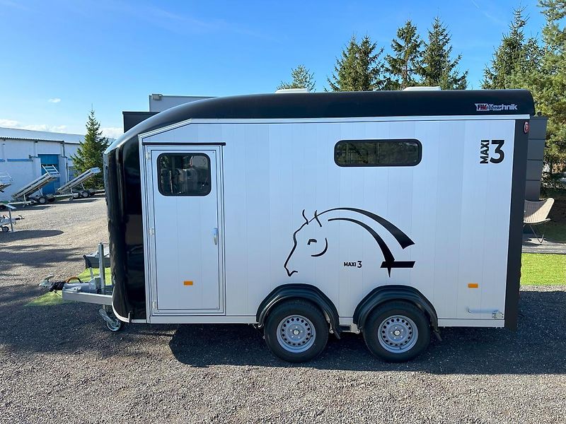 Cheval Liberté (2026) MAXI 3 ČERNÝ - fotka 9 z 28