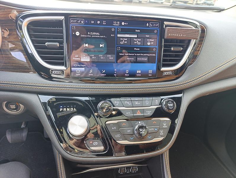 Chrysler Pacifica (2021) PINNACLE AWD 3,6 V6 - fotka 16 z 22