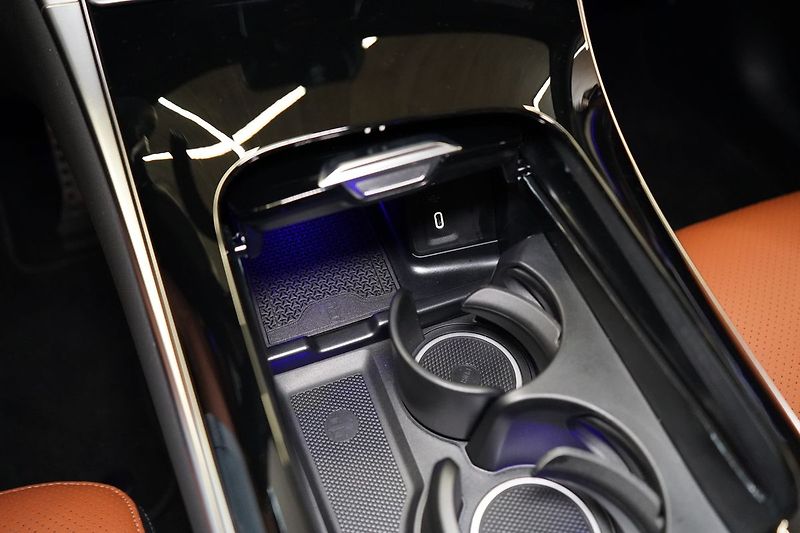 Mercedes-Benz GLC 220d 4M AMG, Ventilace, Tažné - fotka 43 z 50