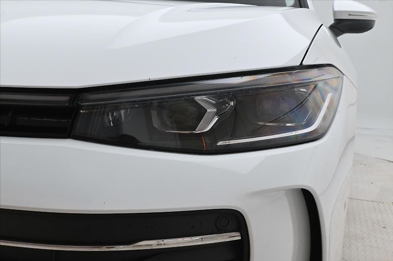 Volkswagen Passat 2,0 TDI 110 kW DSG Business Zá - fotka 31 z 33