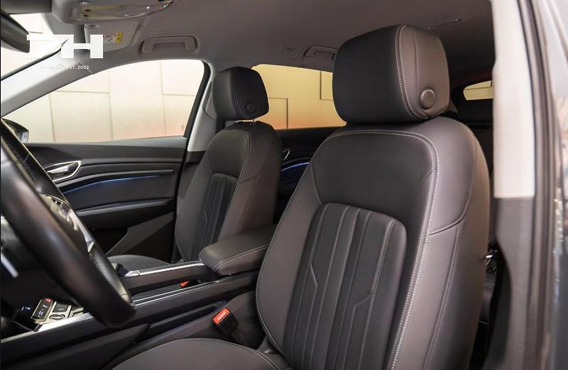 Audi Q8 e-tron 50 Q Kamera Tažné Vzduch LED - fotka 15 z 21