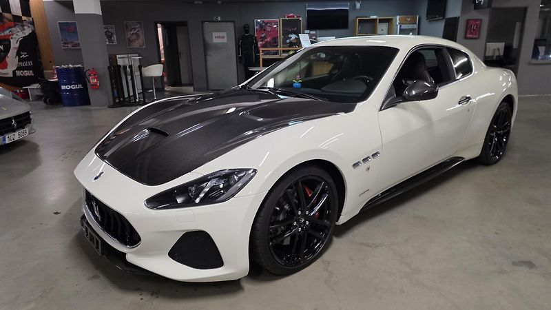 Maserati GranTurismo (2019) 4.7S AT 2020 LAST EDIT CARBON - fotka 8 z 21