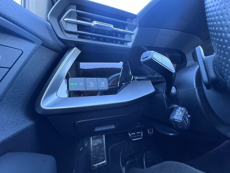 Audi S3 (2022) QUATTRO 2,0 TFSI 228 KW 1 MAJ - fotka 25 z 50