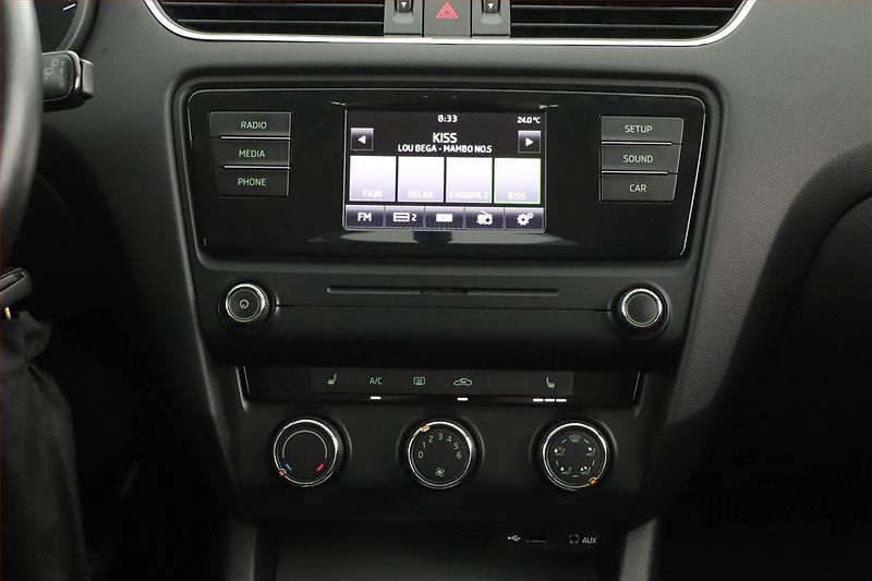 Škoda Octavia (2014) Ambition 1.6 TDI, Tempomat - fotka 9 z 12