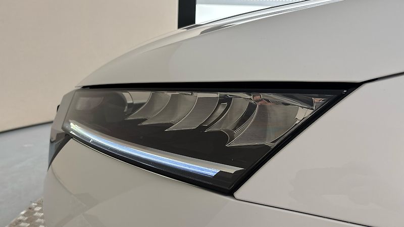 Škoda Octavia 2.0 TDI Ambition Combi - fotka 18 z 24